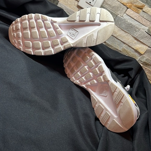 Nike Air Huarache size 13 - Picture 5 of 16